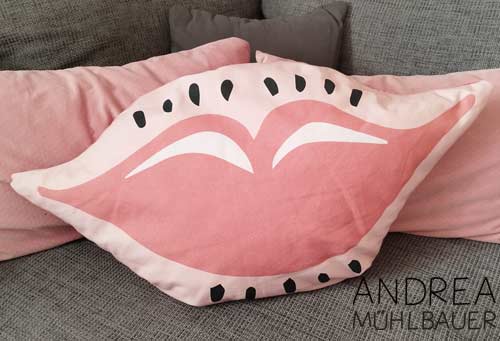 Lips Kissen